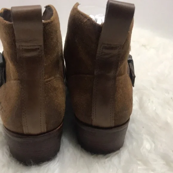 NWOB UGG WRIGHT BELTED ANKLE BOOT SIZE 8M - Picture 5 of 13